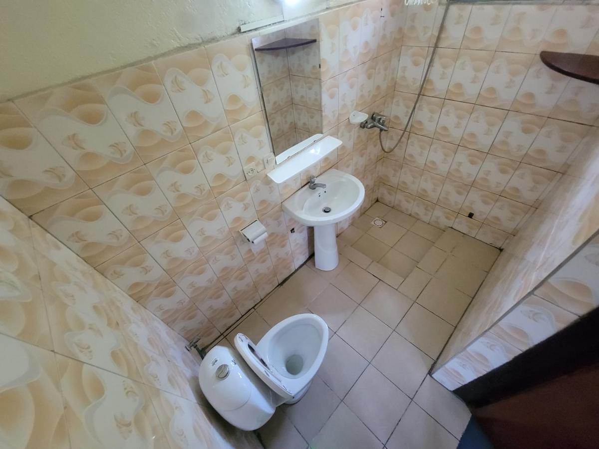 Maddy'S Kitchen And Accomodation Gisenyi ภายนอก รูปภาพ